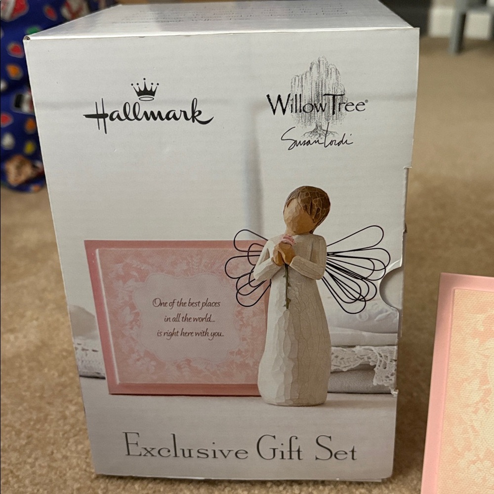 Brand new Hallmark Willow Tree Exclusive Gift Set - Picture 2 of 4